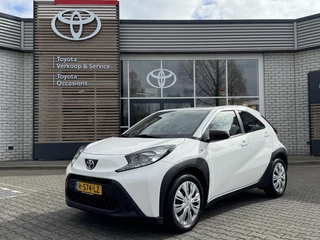 Hoofdafbeelding Toyota Aygo Toyota Aygo X PLAY APPLE/ANDROID AIRCO AD-CRUISE CAMERA BLUETOOTH NL-AUTO DEALER-ONDERHOUDEN