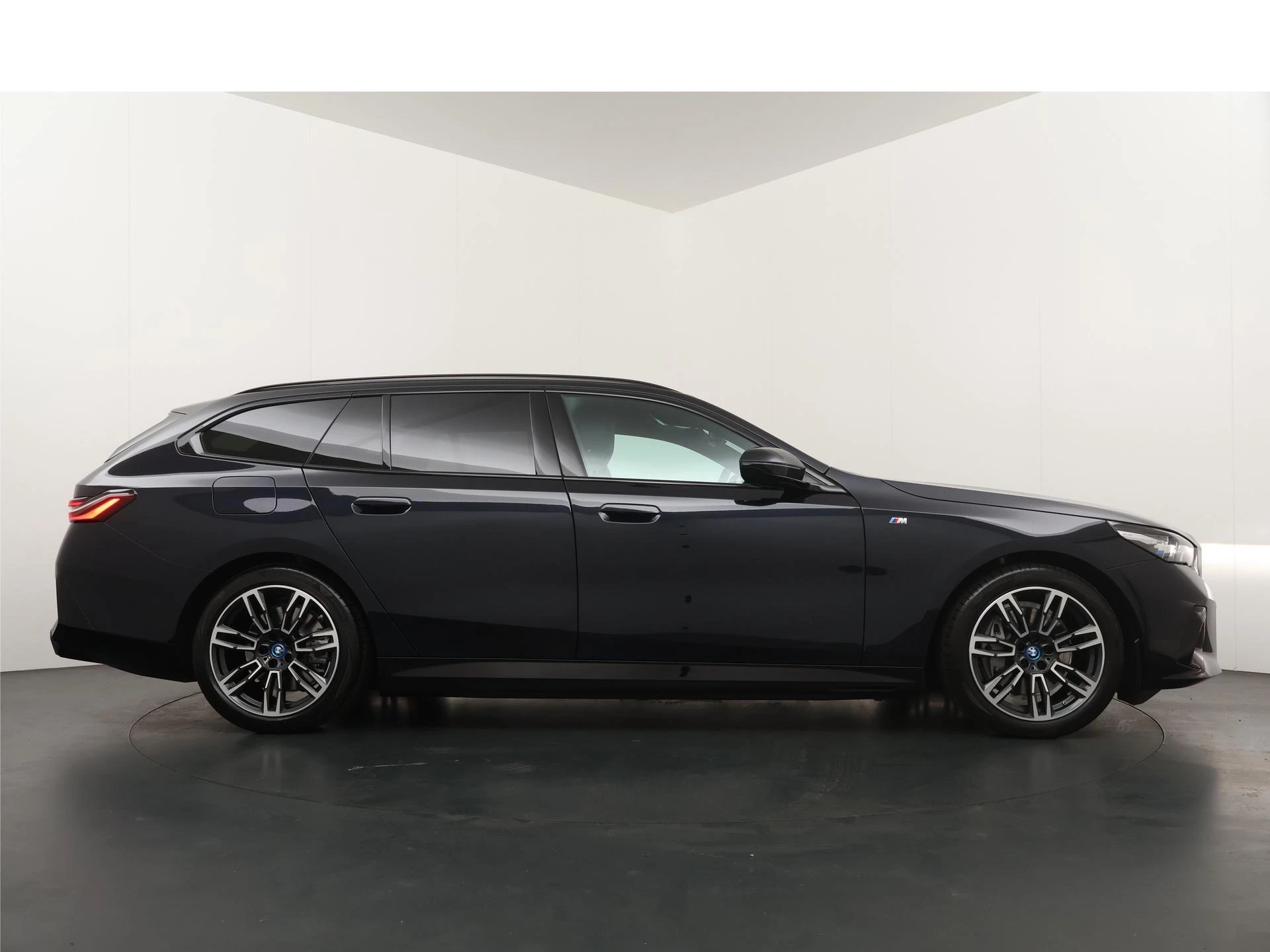 Hoofdafbeelding BMW i5