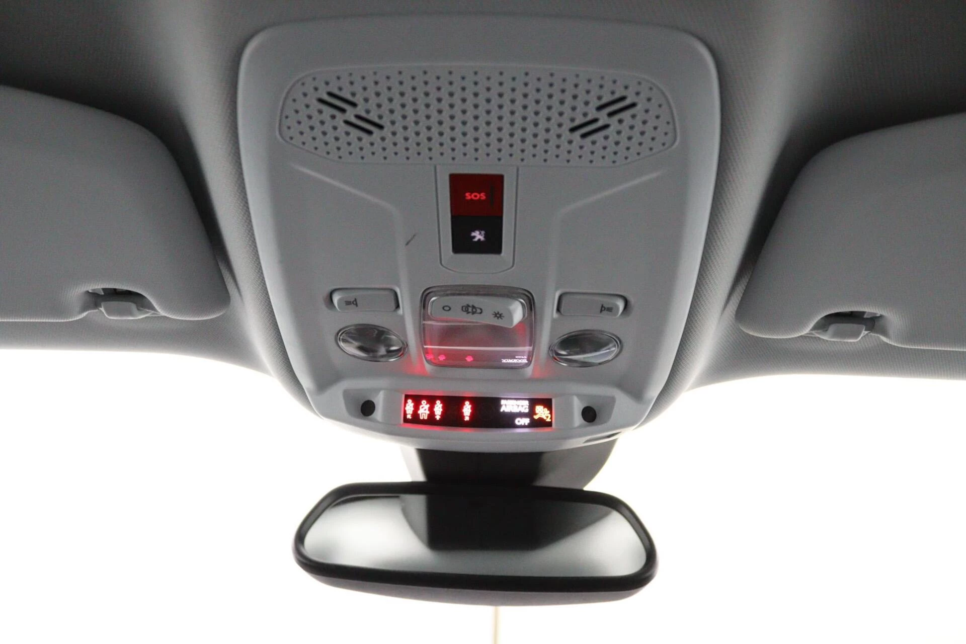 Hoofdafbeelding Peugeot e-2008