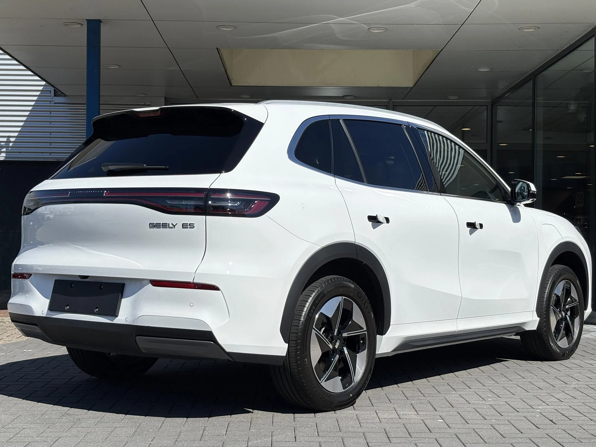 Hoofdafbeelding Geely E5