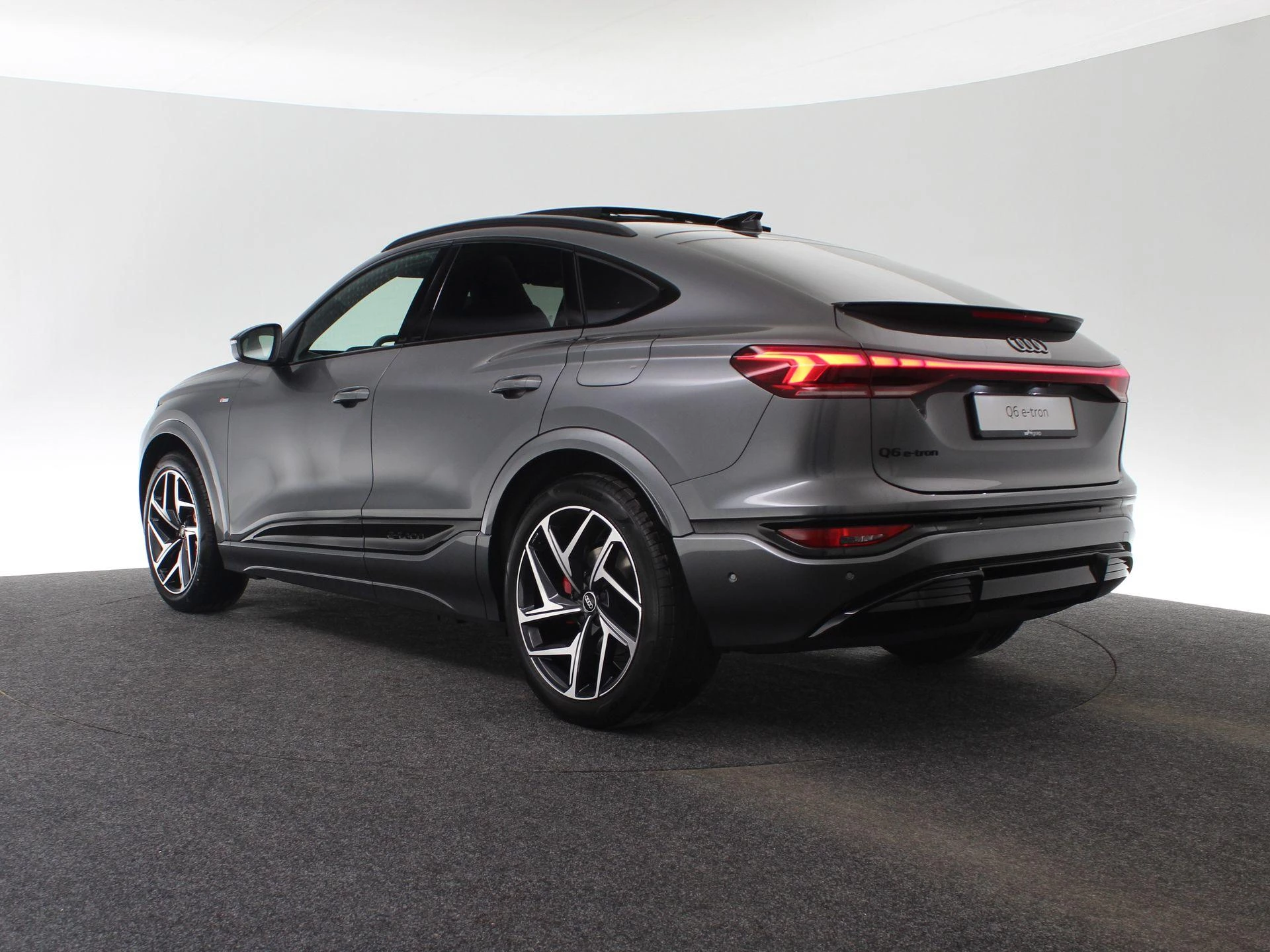 Hoofdafbeelding Audi Q6 e-tron