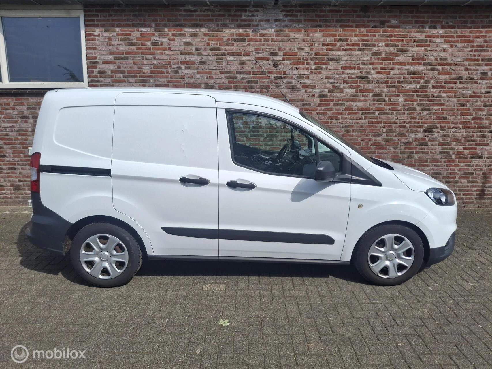 Hoofdafbeelding Ford Transit Courier