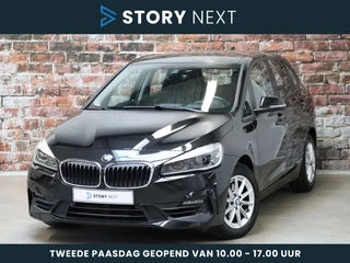 BMW 2 Serie Active Tourer 218i High Executive Automaat / Navigatiesysteem Plus / Leder / Achteruitrijcamera / Climate control / Stoelverwarming / Head-Up Display / Cruise Control / LED / Bluetooth / DAB / Parkeersensoren voor+achter
