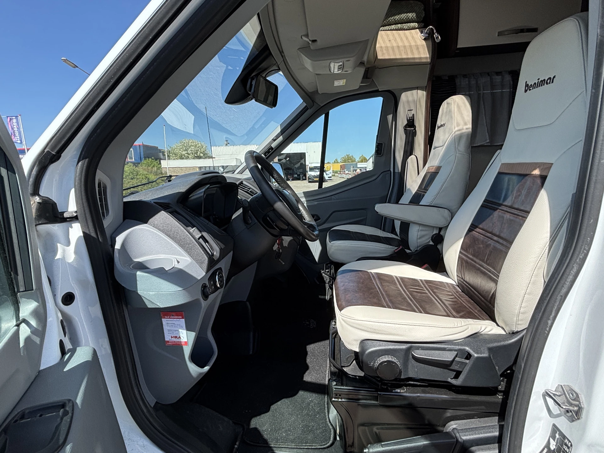 Hoofdafbeelding Benimar TESSORO 497 Automaat / Queensbed / Elektrische Hefbed / Leer / Constructsloten