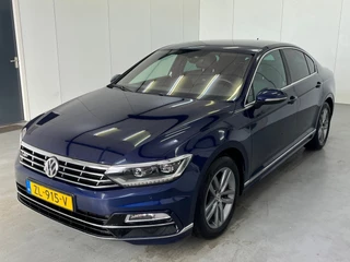 Hoofdafbeelding Volkswagen Passat Volkswagen Passat 1.5 TSI Highline Business R / R-Line / Automaat / Camera / Stoelverwarming