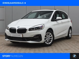 BMW 2 Serie Active Tourer 218i Executive Automaat / Panoramadak / Trekhaak / Sportstoelen / Achteruitrijcamera / LED / Park Assistant