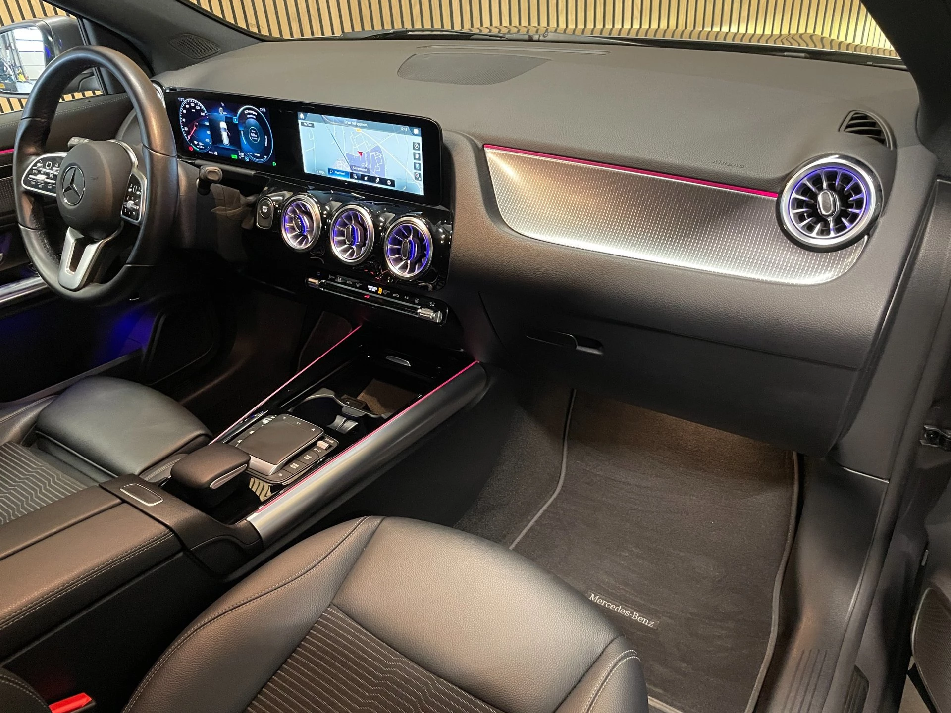 Hoofdafbeelding Mercedes-Benz EQA