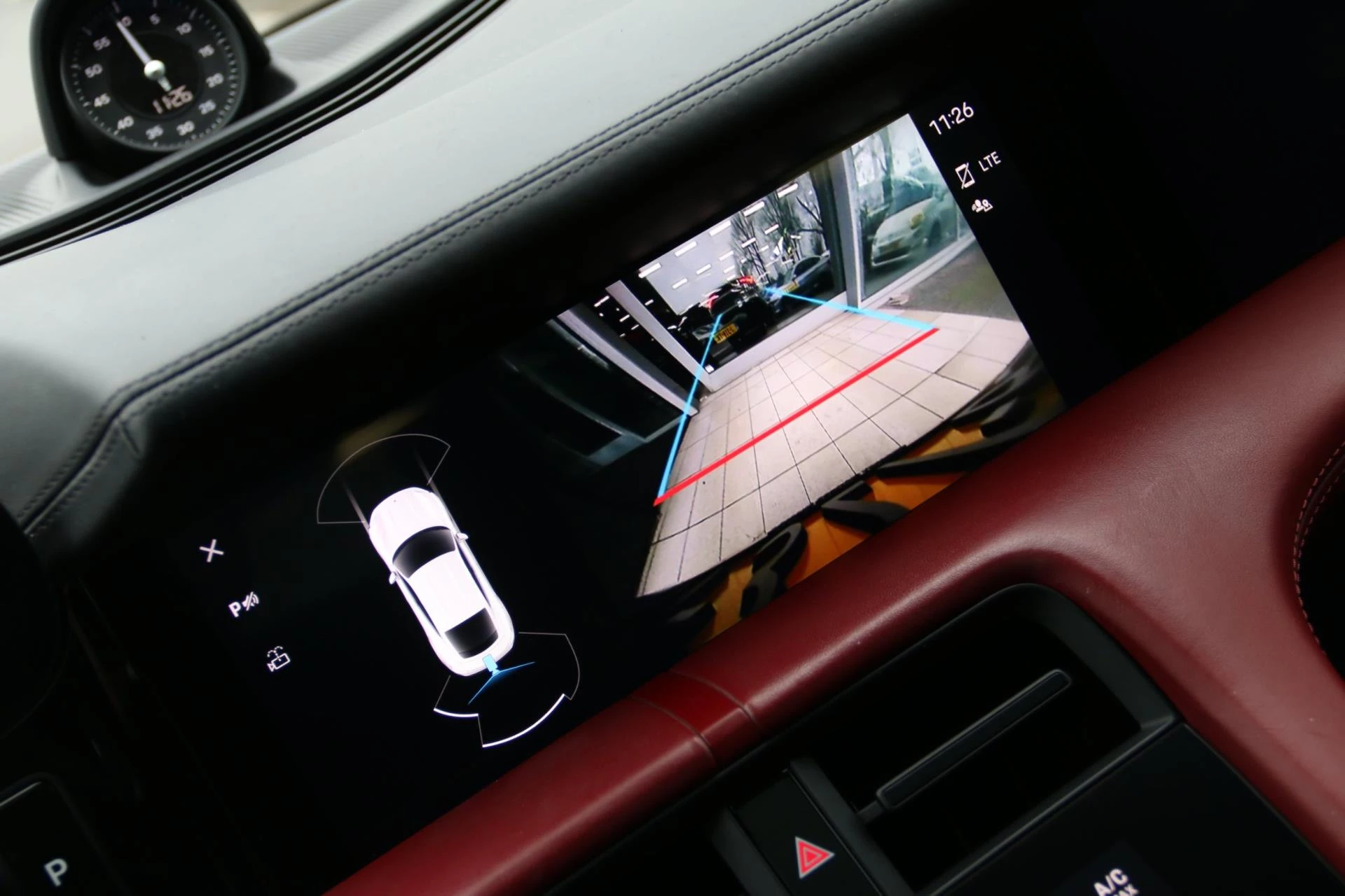 Hoofdafbeelding Porsche Taycan