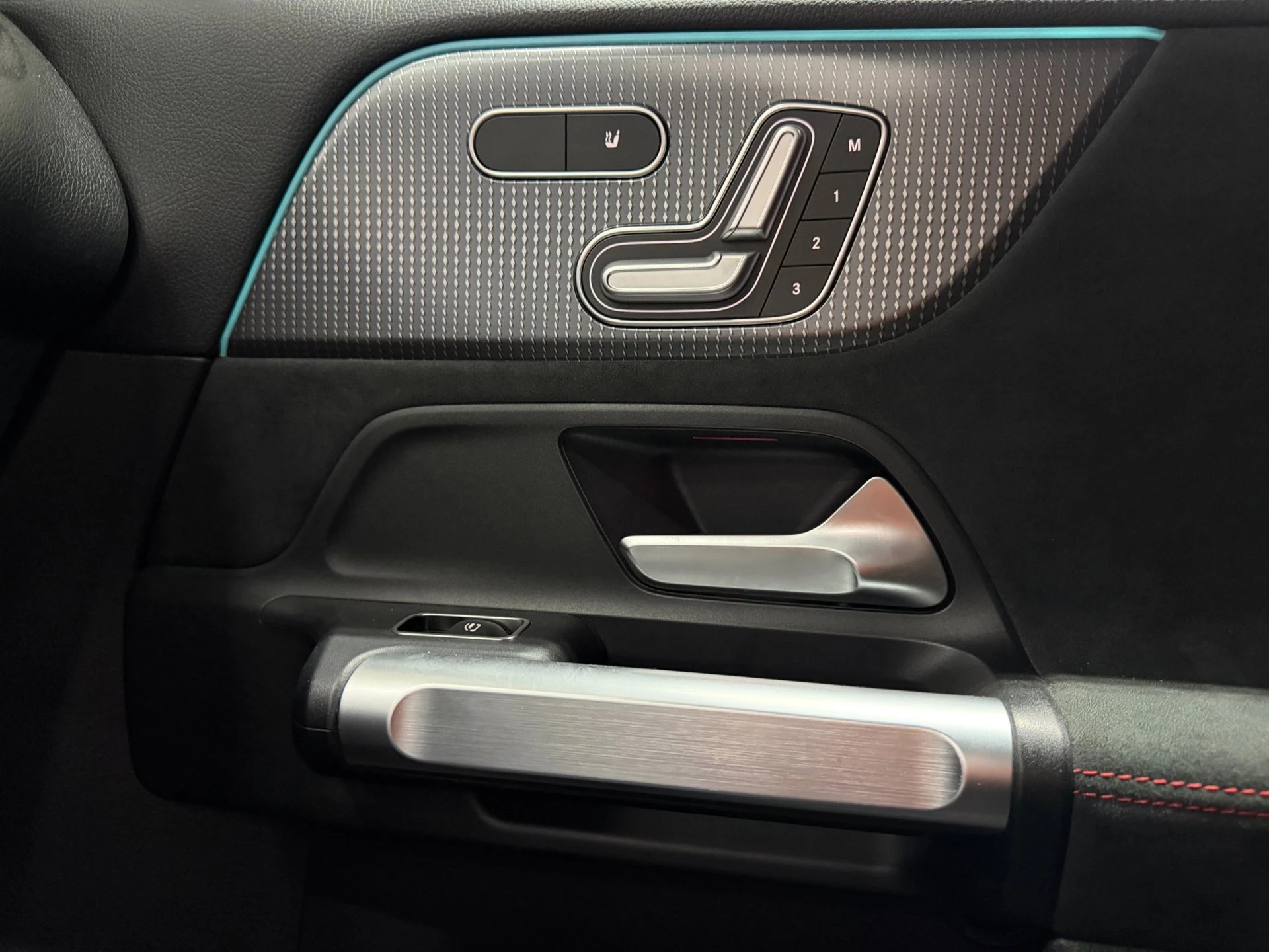 Hoofdafbeelding Mercedes-Benz EQB