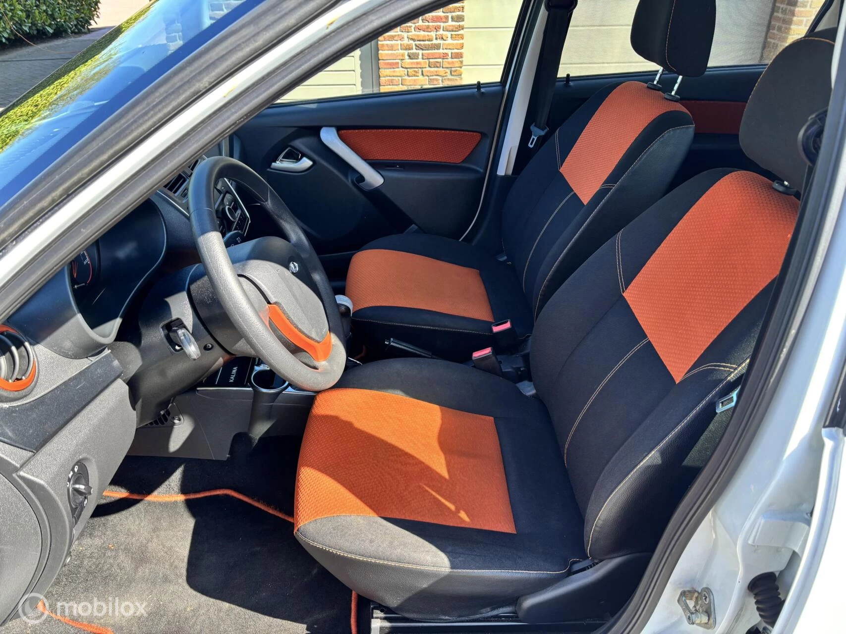 Hoofdafbeelding Lada Kalina