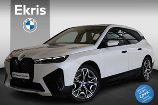 BMW iX xDrive40 | Sportpakket | 22" | Trekhaak | Panoramadak Sky Lounge | Softclose | Active Cruise Control | Laserlicht | Harman Kardon | Head-Up