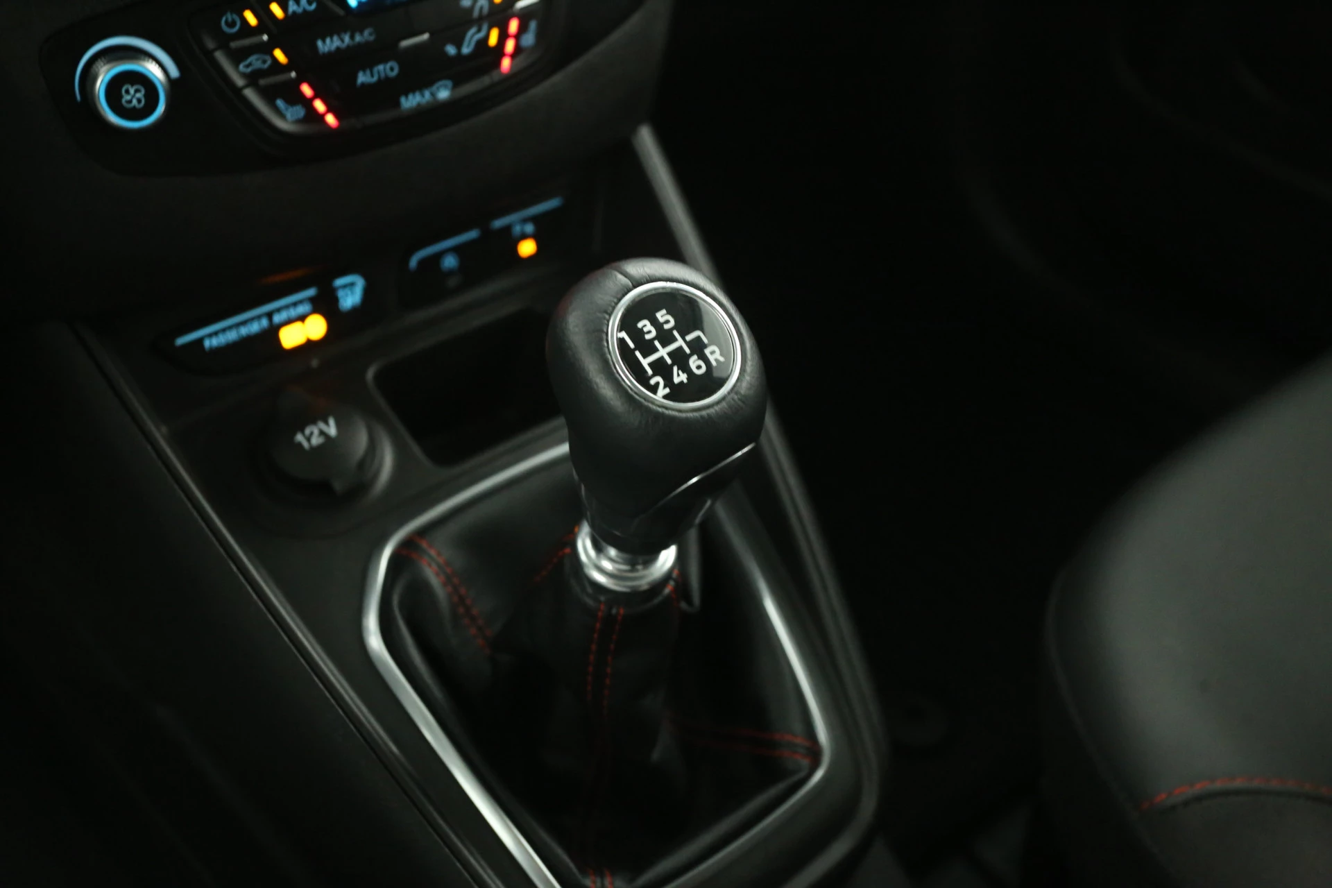 Hoofdafbeelding Ford Transit Courier