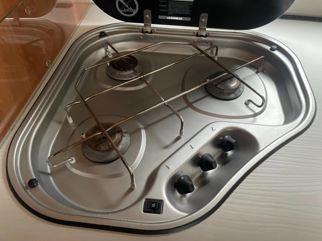 Hoofdafbeelding Dethleffs T7057 Eb 160pk Autom/lengte Bedden/airco