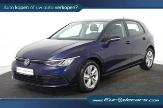 Hoofdafbeelding Volkswagen Golf Volkswagen Golf 1.0 eTSI Life *1ste Eigenaar*Navigatie*Ambiente*