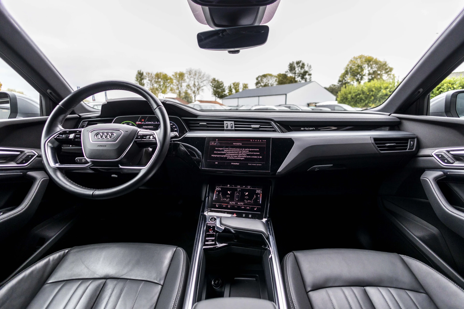 Hoofdafbeelding Audi e-tron