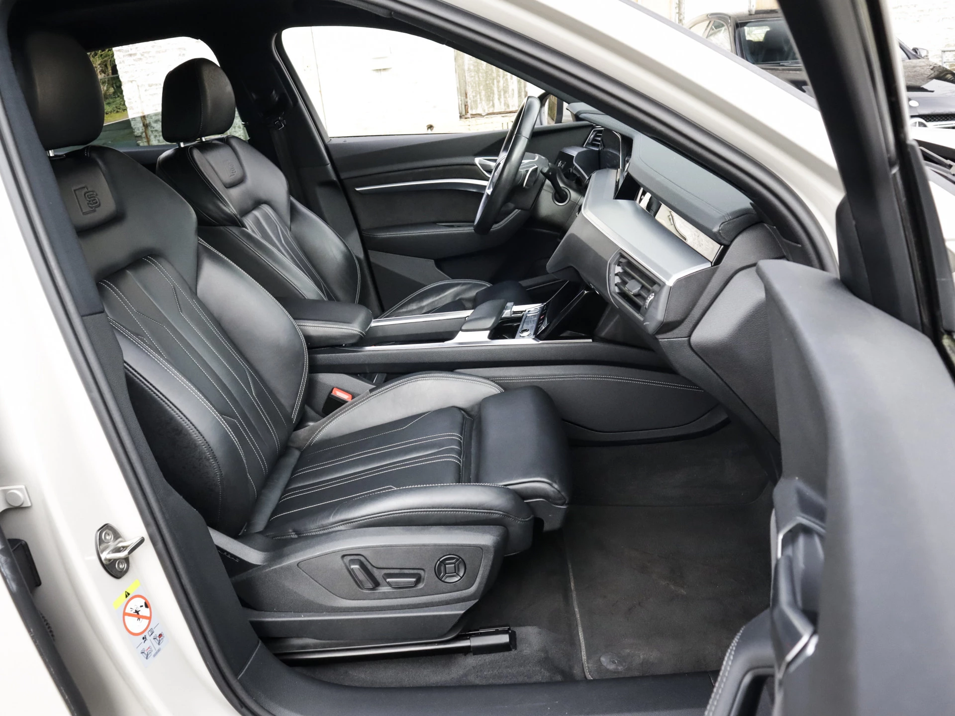 Hoofdafbeelding Audi e-tron