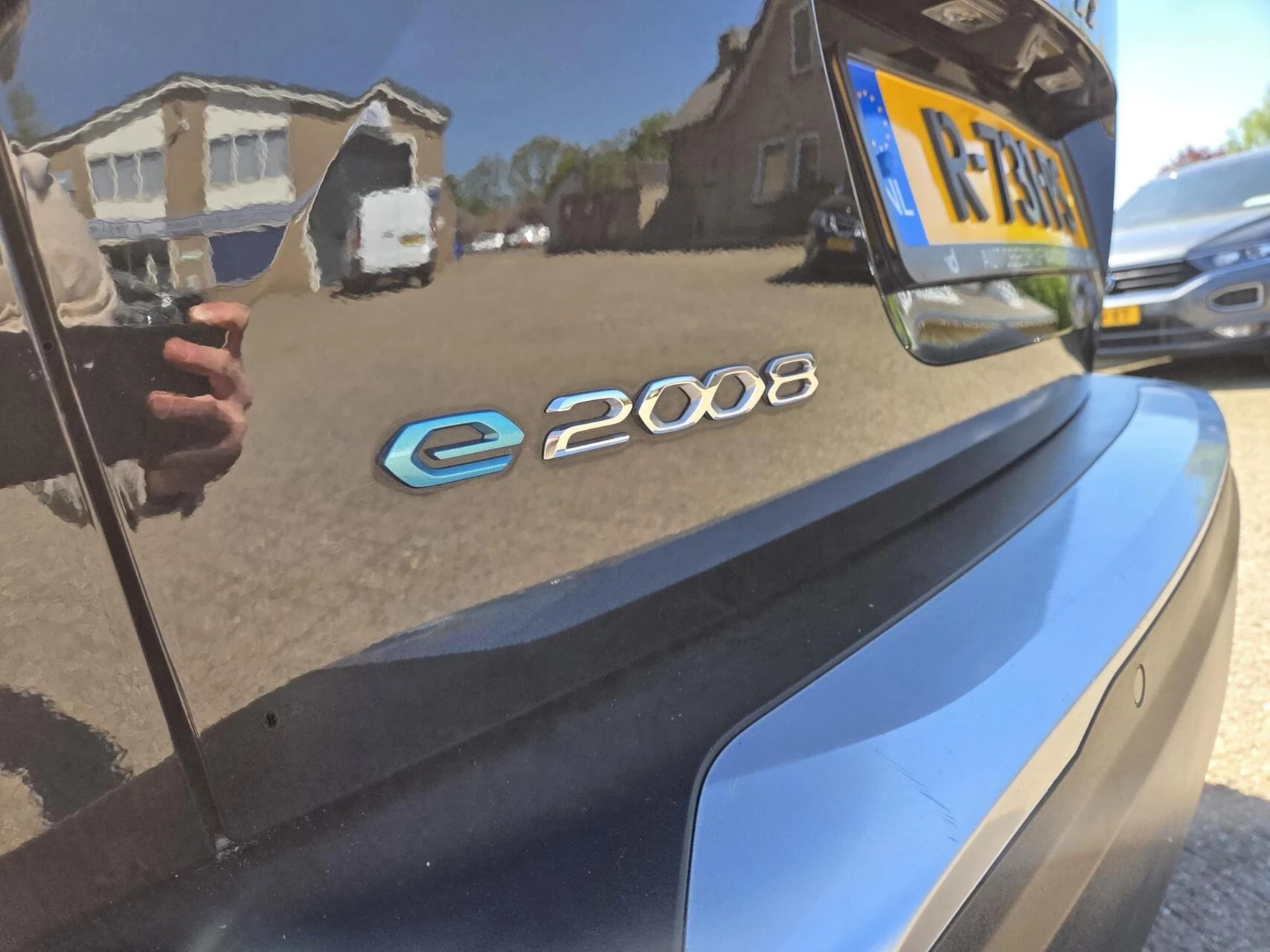 Hoofdafbeelding Peugeot e-2008