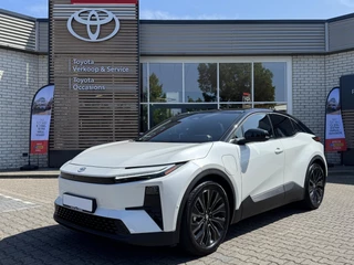 Hoofdafbeelding Toyota C-HR+ Toyota C-HR+ EXECUTIVE AWD 77 kWh NIEUW & DIRECT LEVERBAAR!! PREMIUM PACK PANO-DAK BLIND-SPOT PARK-SENSOREN 360° CAMERA STOEL/STUURVERW WARMTEPOMP EL-ACHTERKLEP