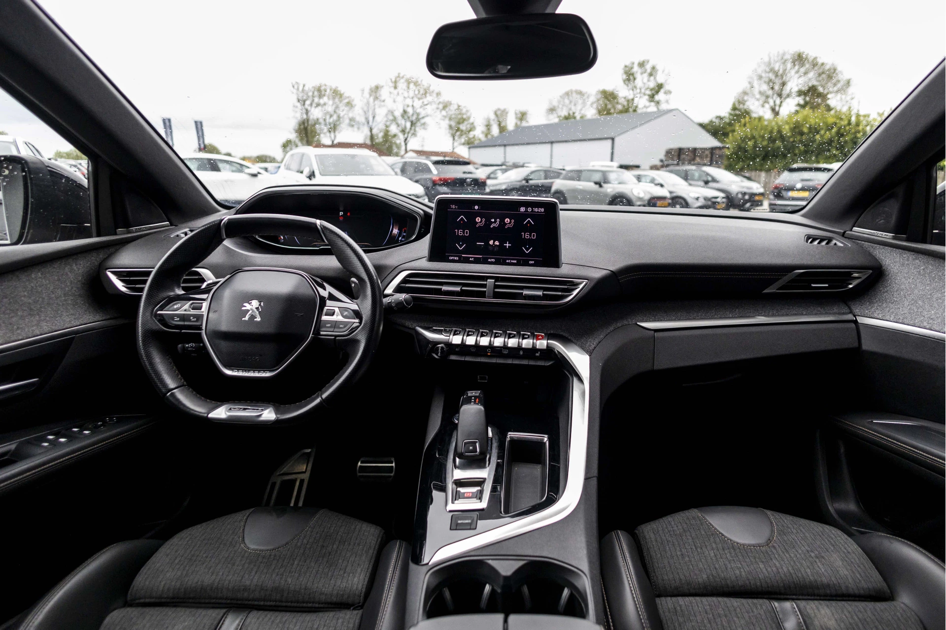 Hoofdafbeelding Peugeot 5008