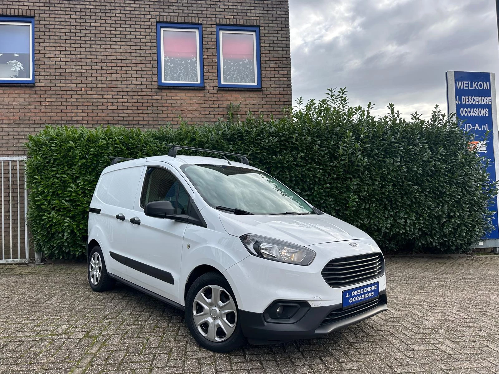 Hoofdafbeelding Ford Transit Courier