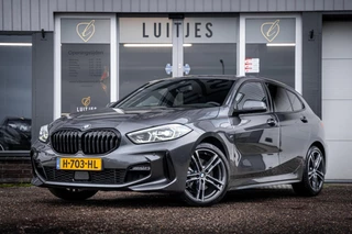 BMW 1-serie 118i M-Sport Org.NL 1e-eig. Dealer-OH I NAP I Camera I Carplay I Sfeerverl.