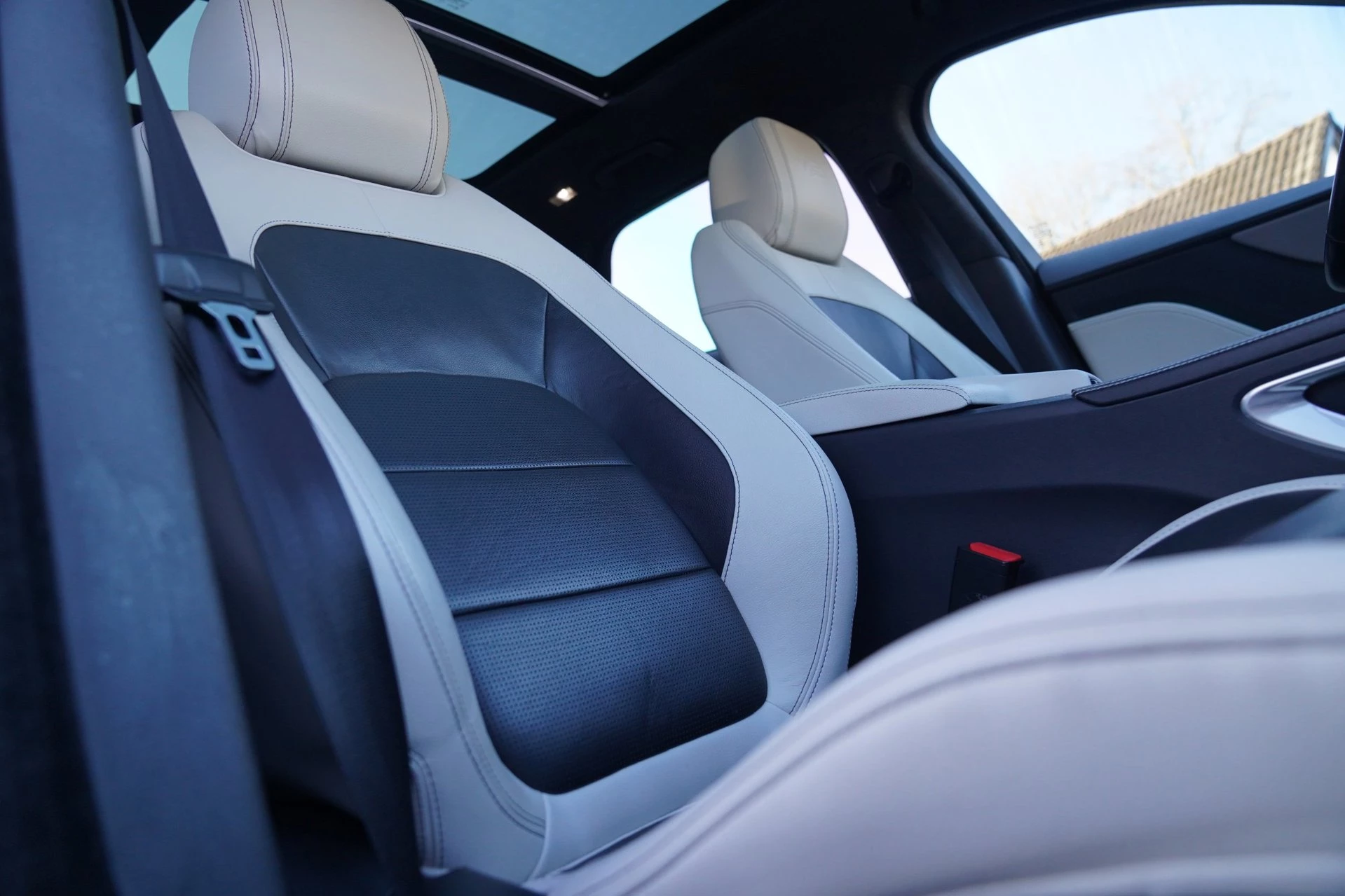 Hoofdafbeelding Jaguar F-PACE