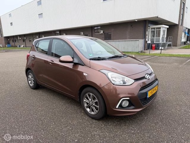 Hoofdafbeelding Hyundai i10