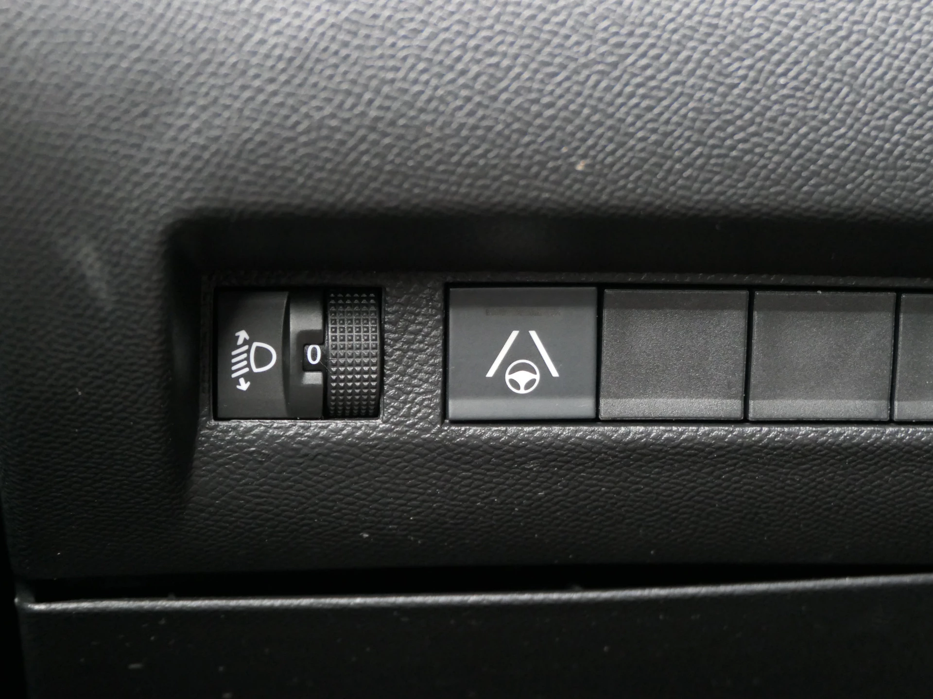 Hoofdafbeelding Peugeot e-2008