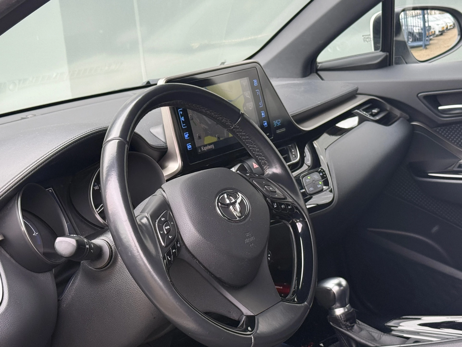 Hoofdafbeelding Toyota C-HR