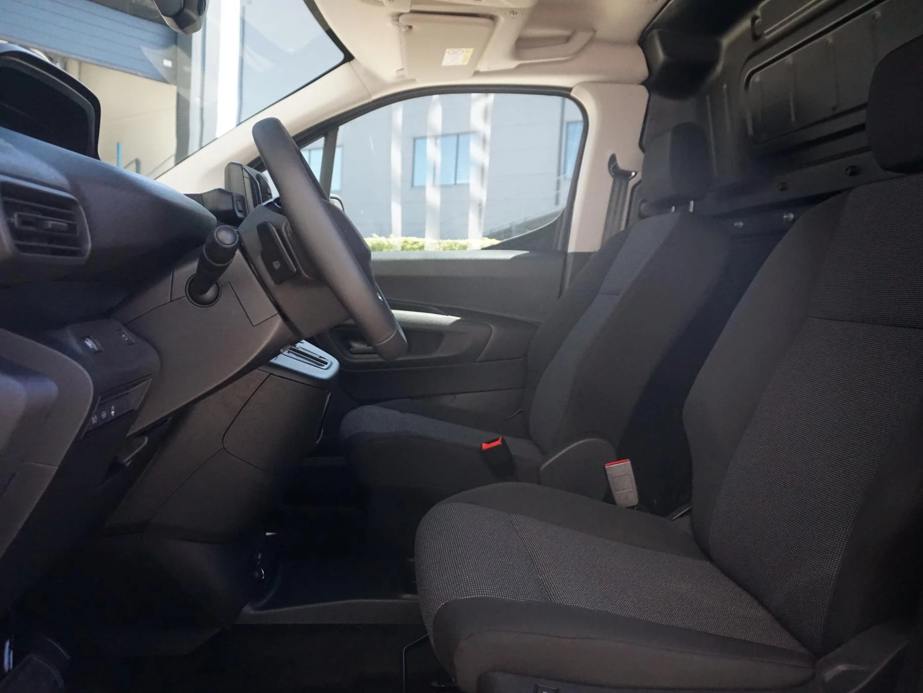 Hoofdafbeelding Peugeot e-Partner