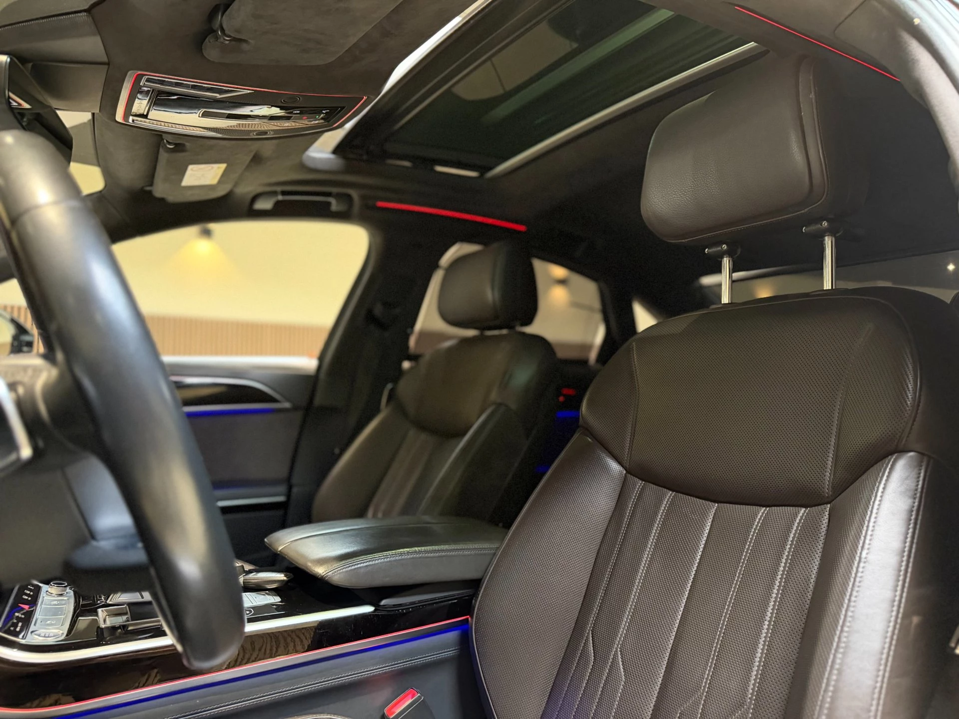 Hoofdafbeelding Audi A8