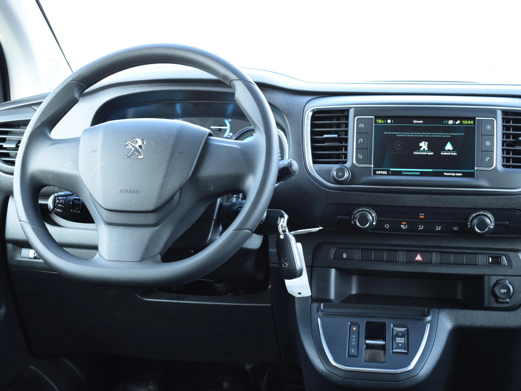 Hoofdafbeelding Peugeot e-Expert