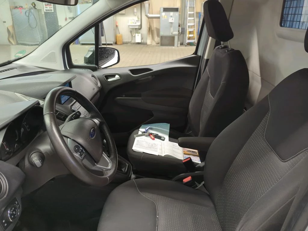 Hoofdafbeelding Ford Transit Courier
