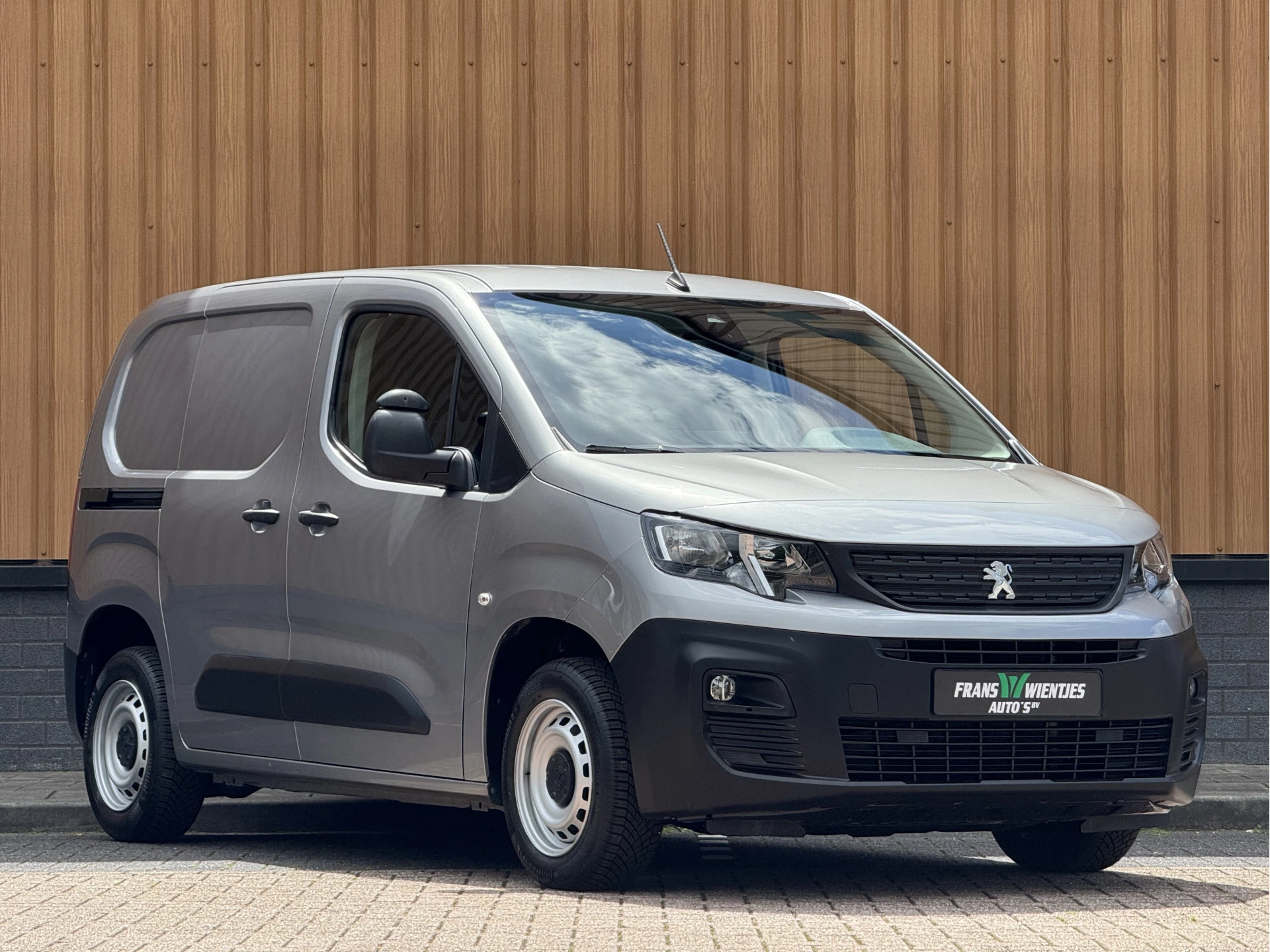 Hoofdafbeelding Peugeot Partner
