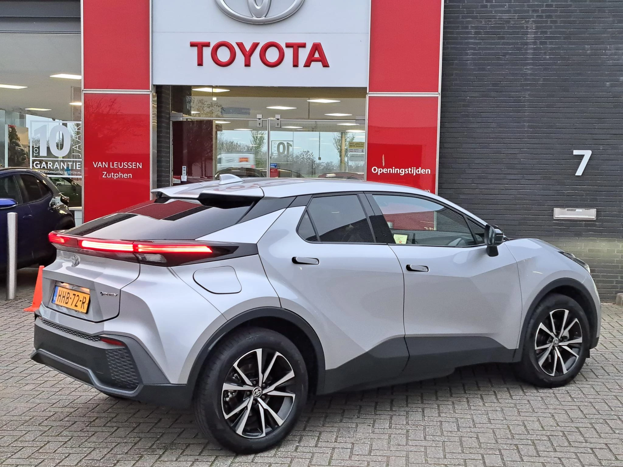 Hoofdafbeelding Toyota C-HR