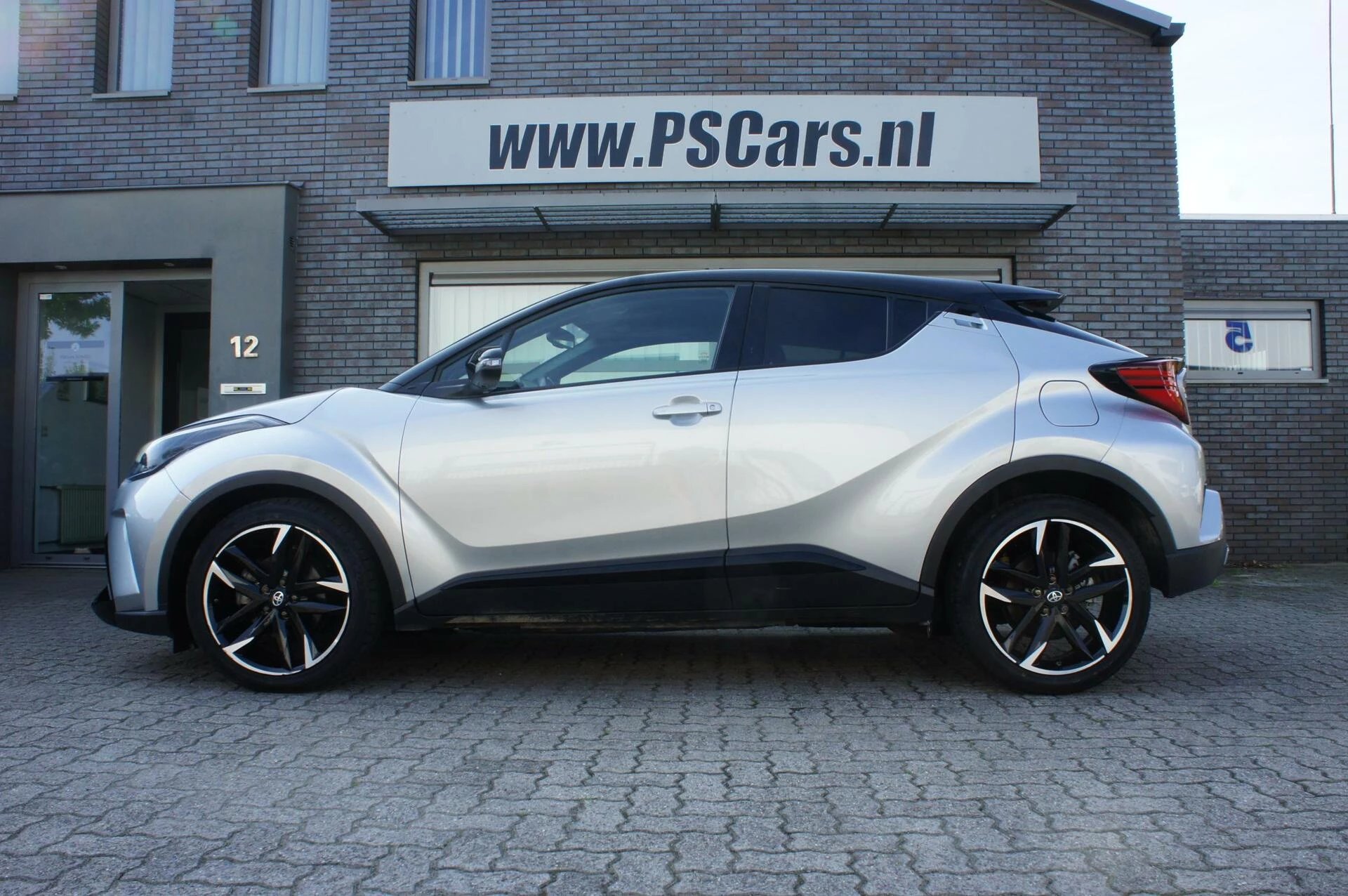 Hoofdafbeelding Toyota C-HR