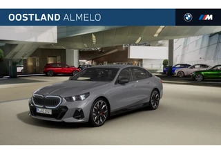 BMW 5 Serie 550e xDrive M Sport Automaat / Panoramadak / Trekhaak / Adaptief onderstel professional / Bowers & Wilkins / Parking Assistant Plus / Comfort Access