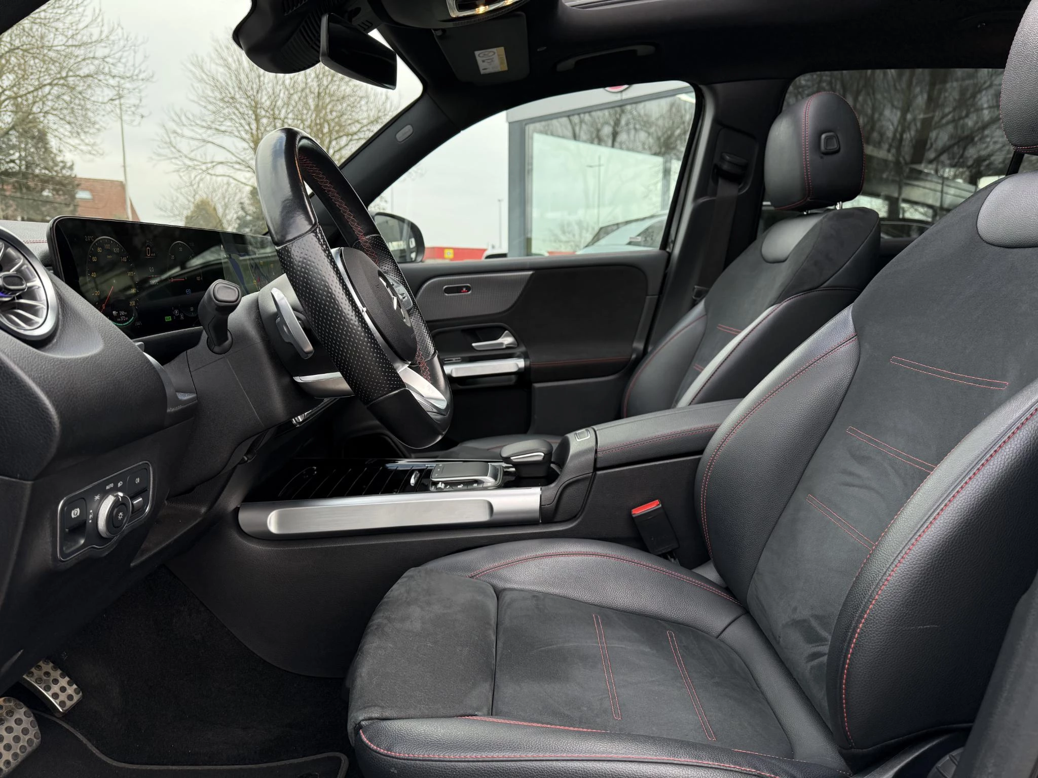 Hoofdafbeelding Mercedes-Benz EQB