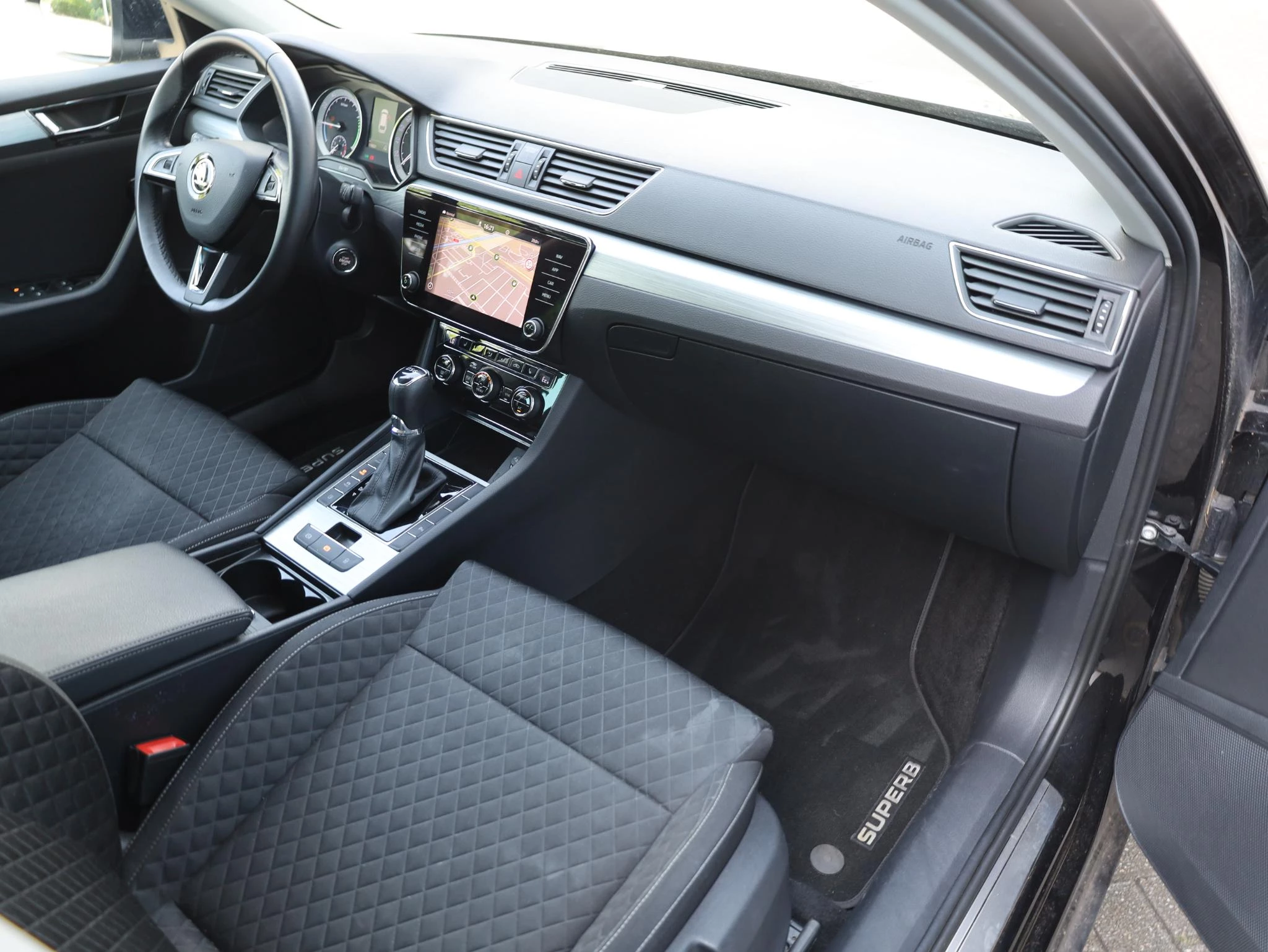 Hoofdafbeelding Škoda Superb