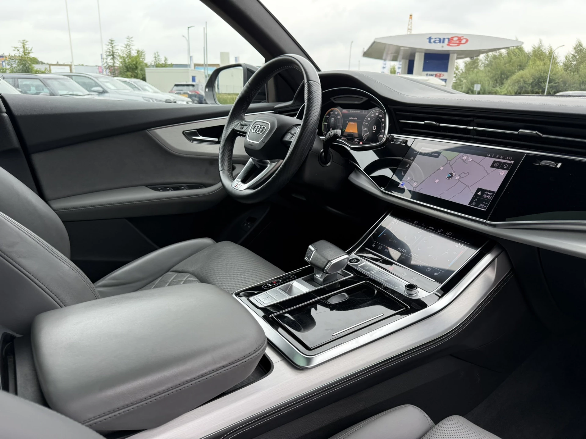 Hoofdafbeelding Audi Q8