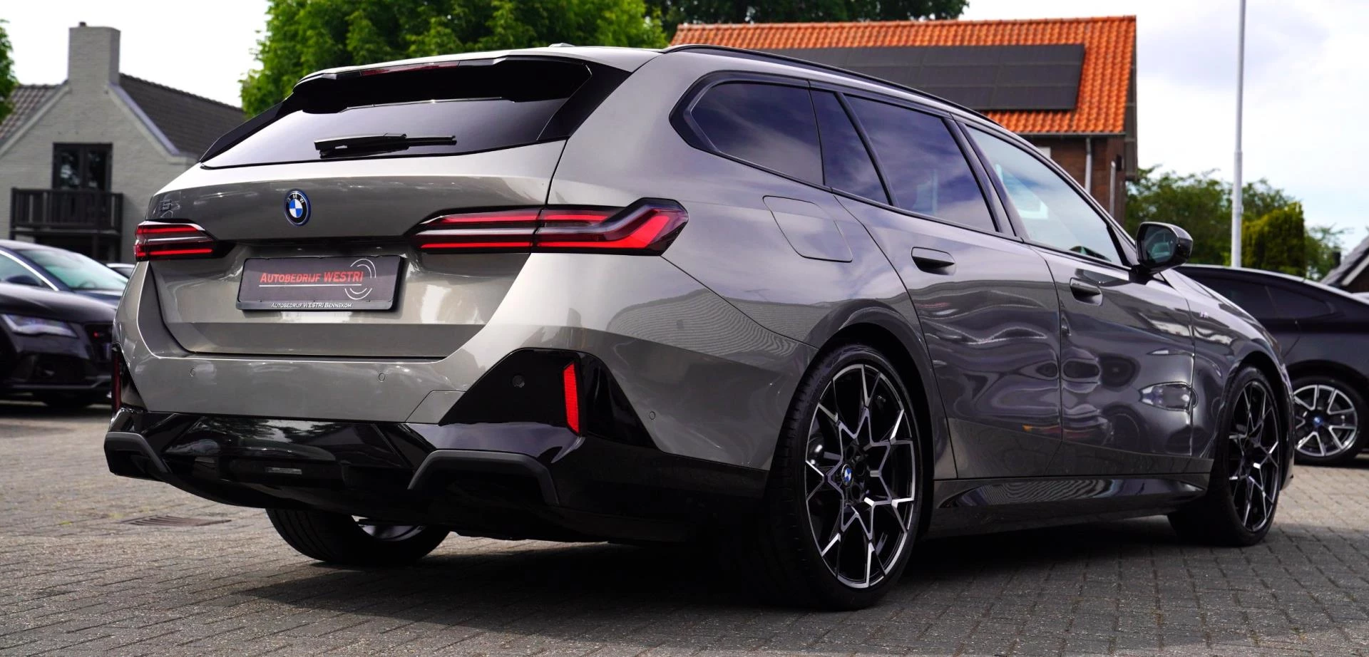 Hoofdafbeelding BMW i5