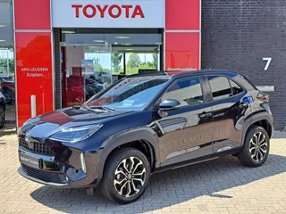 Toyota Yaris Cross 1.5 HYBRID DYNAMIC HEAD-UP DISPLAY STOEL/STUURVERWARMING EL-ACHTERKLEP PANORAMADAK LED 17"LM-VELGEN
