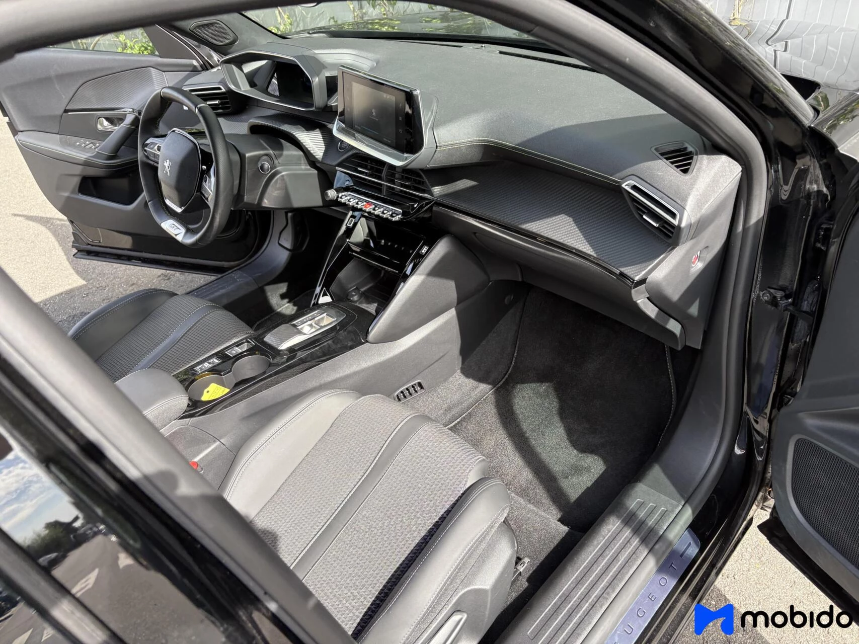 Hoofdafbeelding Peugeot e-2008