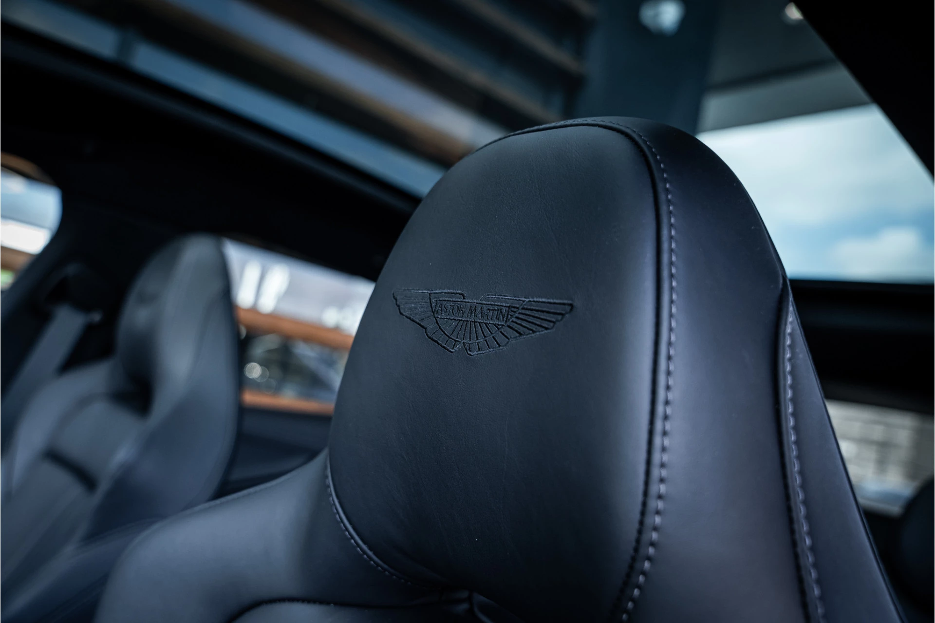 Hoofdafbeelding Aston Martin DBX