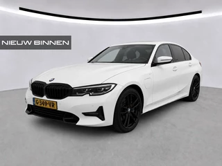 BMW 3 Serie 330e eDrive Edition High Executive | Stoelverwarming | Navigatie | Apple Carplay | Parkeersensoren | Keyless | Cruise Control | LED | Leer | Trekhaak | Climate Control |