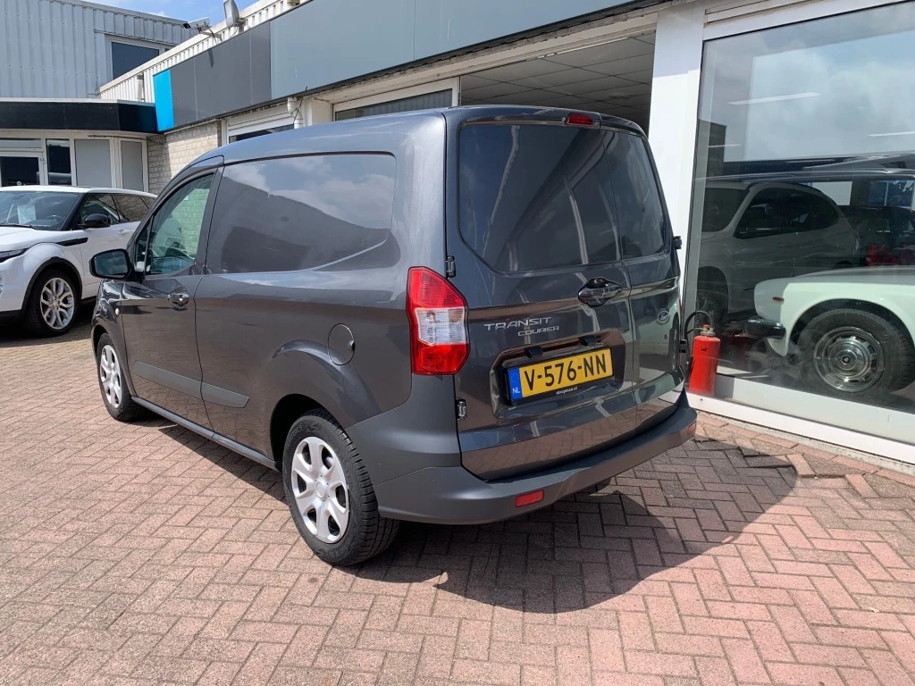 Hoofdafbeelding Ford Transit Courier