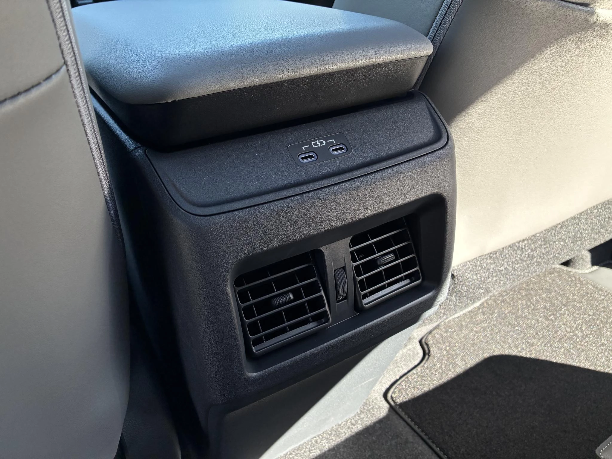 Hoofdafbeelding Toyota C-HR+