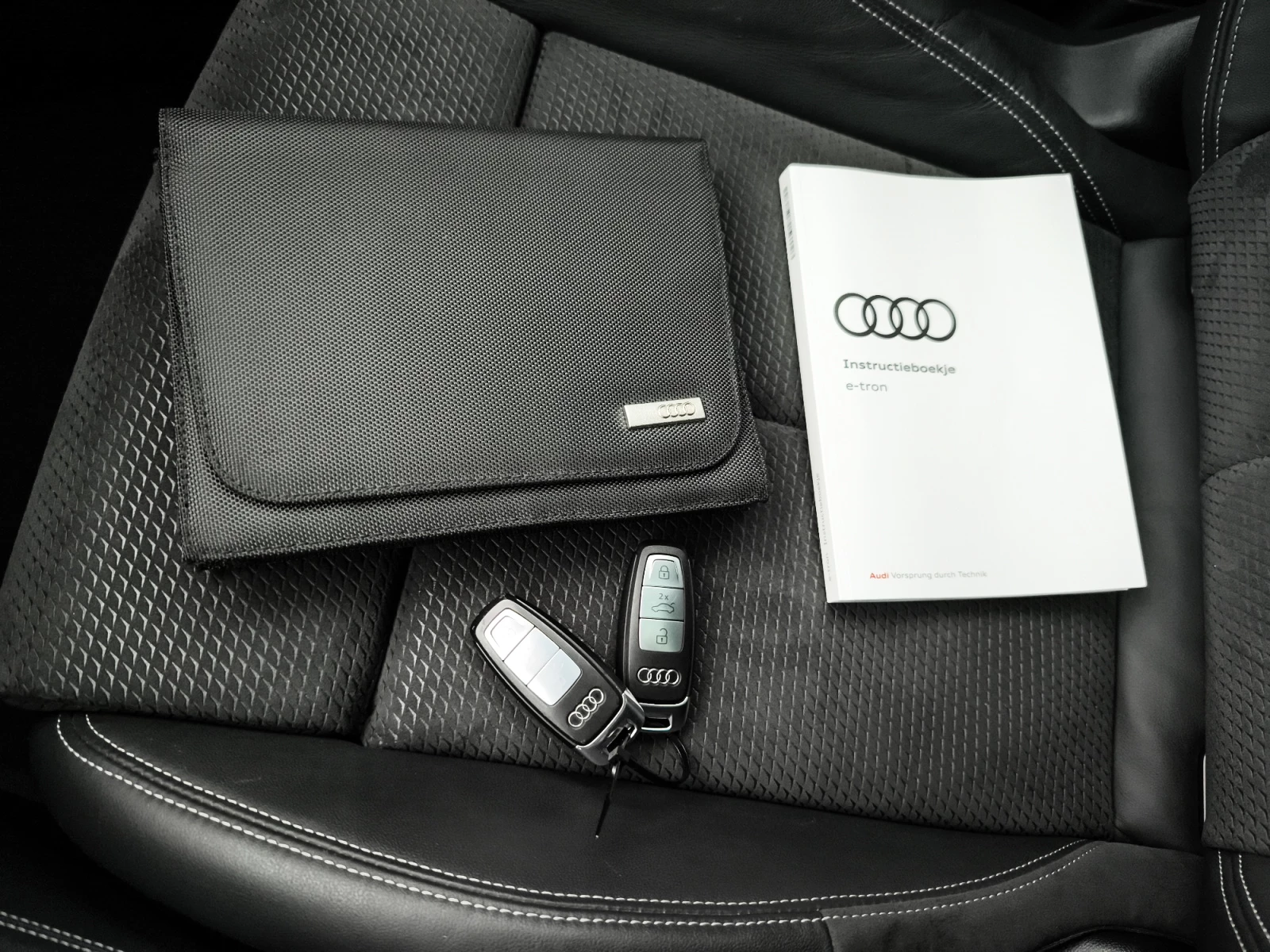 Hoofdafbeelding Audi e-tron