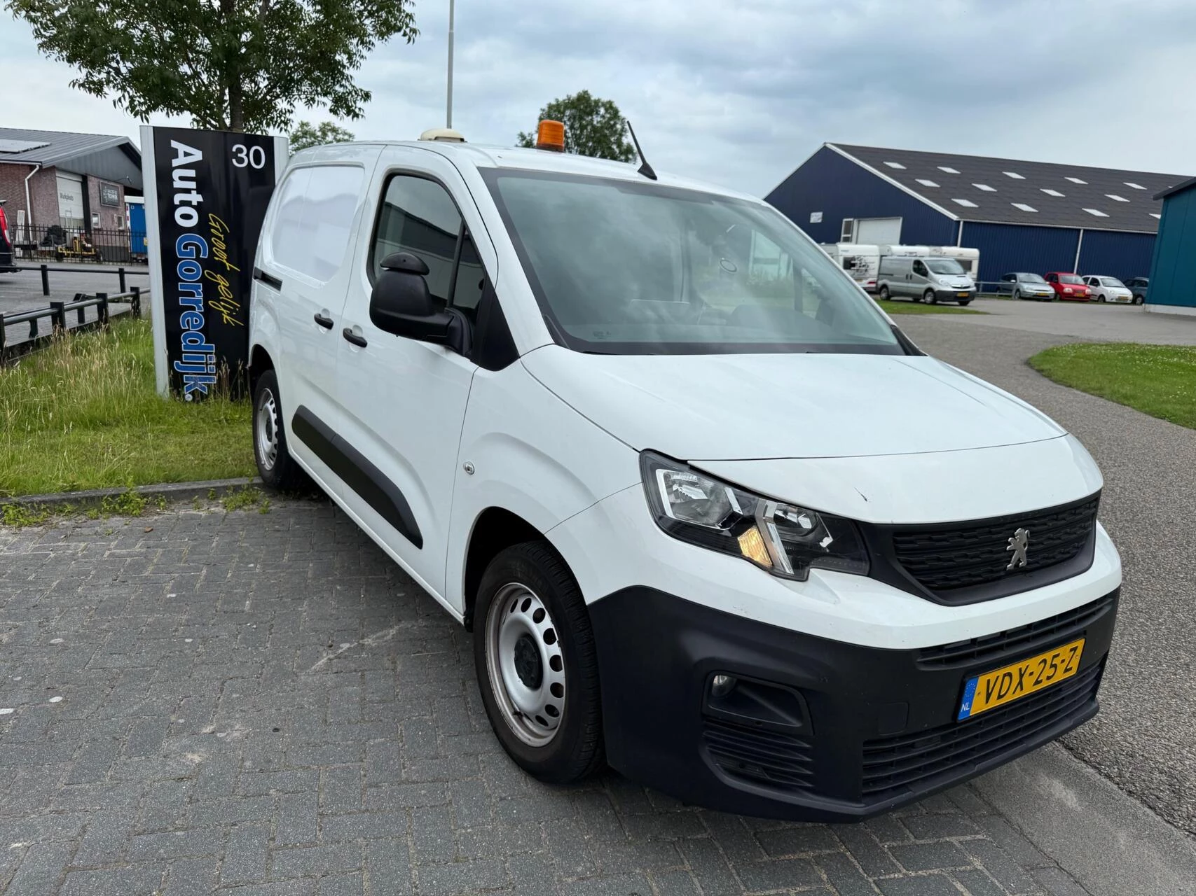 Hoofdafbeelding Peugeot Partner