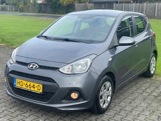 Hoofdafbeelding Hyundai i10 Hyundai i10 1.0 I-Motion Automaat/ Airco/ 5-Deurs/ Weinig KM's/ NAP/ Boekjes